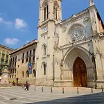 Aston - Mercado De La Rivera In Casco Viejo 빌바오