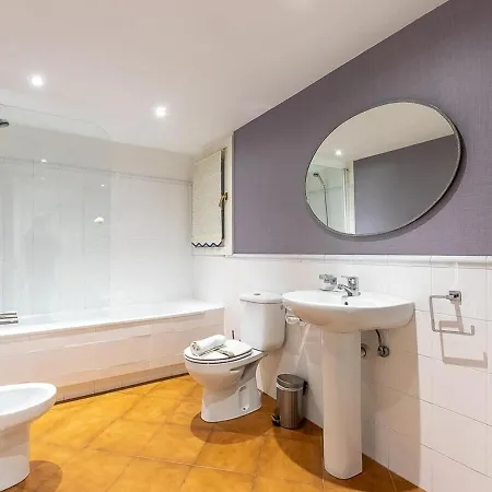 Aston - Mercado De La Rivera In Casco Viejo * Bilbao