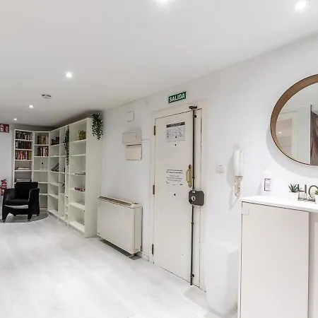 Aston - Mercado De La Rivera In Casco Viejo * بلباو